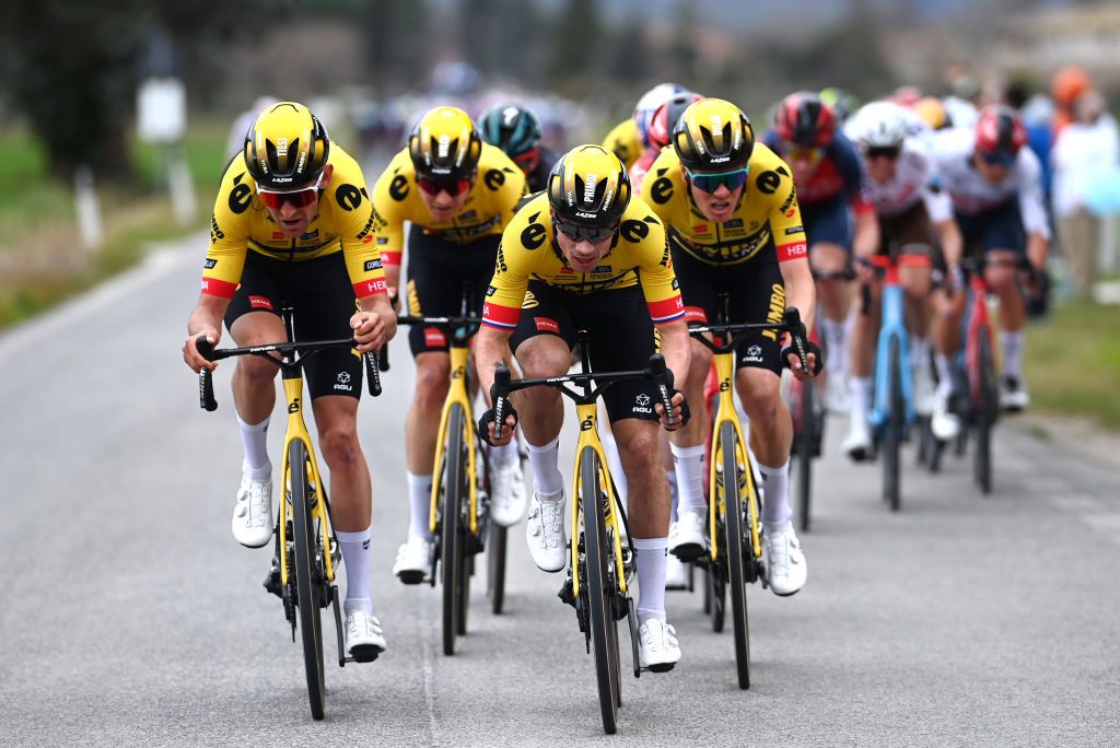 FOLIGNO ITALY MARCH 08 LR Tiesj Benoot of Belgium and Primoz Roglic of Slovenia and Team Jumbo Vismacompete in echelons formation due to crosswind during the 58th TirrenoAdriatico 2023 Stage 3 a 216km stage from Follonica to Foligno 231m UCIWT TirrenoAdriatico on March 08 2023 in Foligno Italy Photo by Tim de WaeleGetty Images