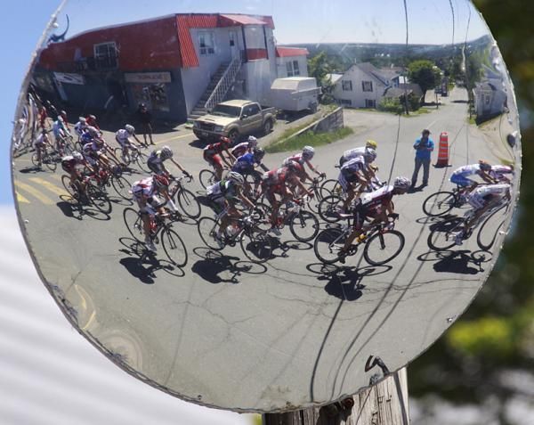The peloton rides its way into the second half of the stage.