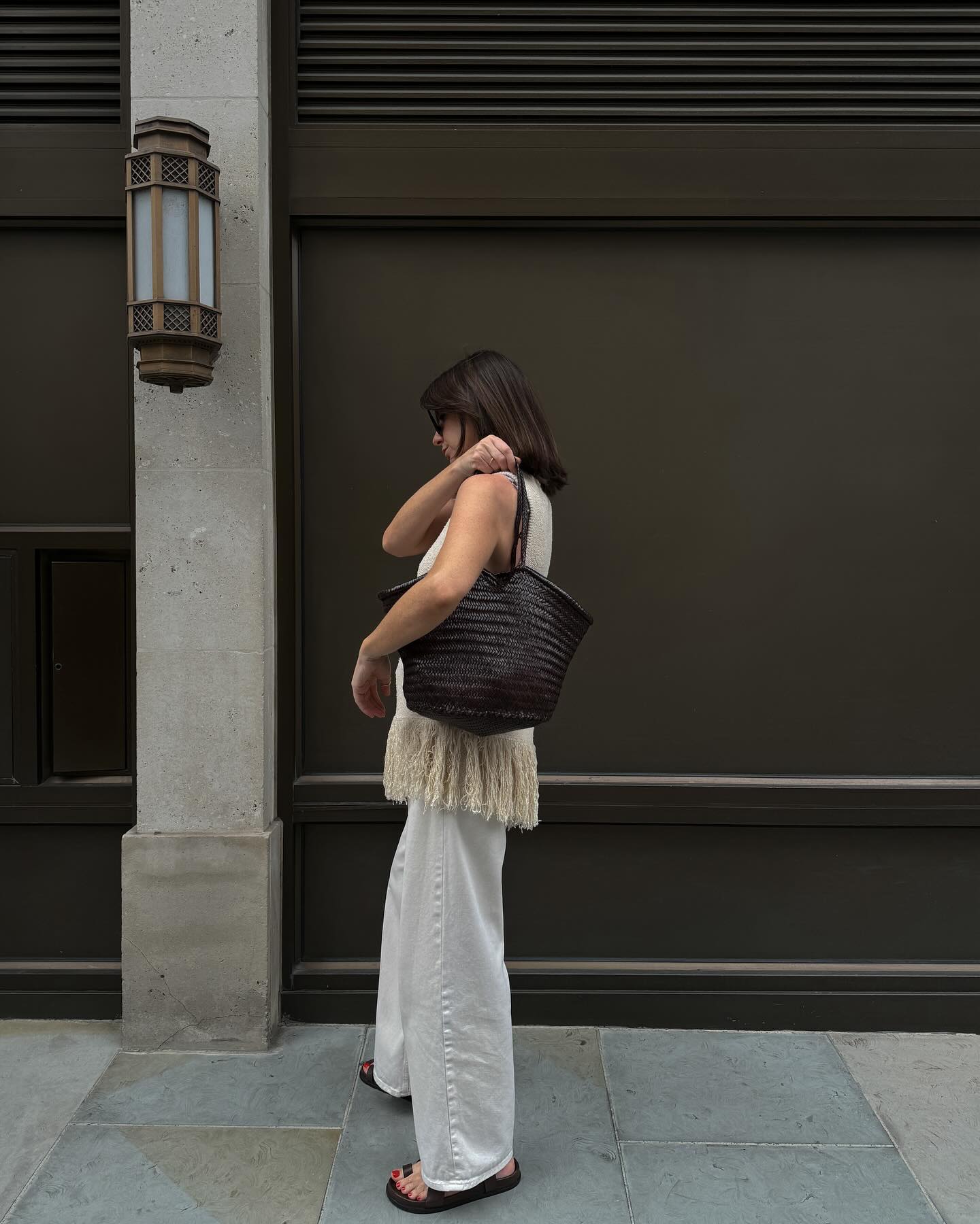 An image of @francescasaffari wearing a summer trend to wear with jeans.