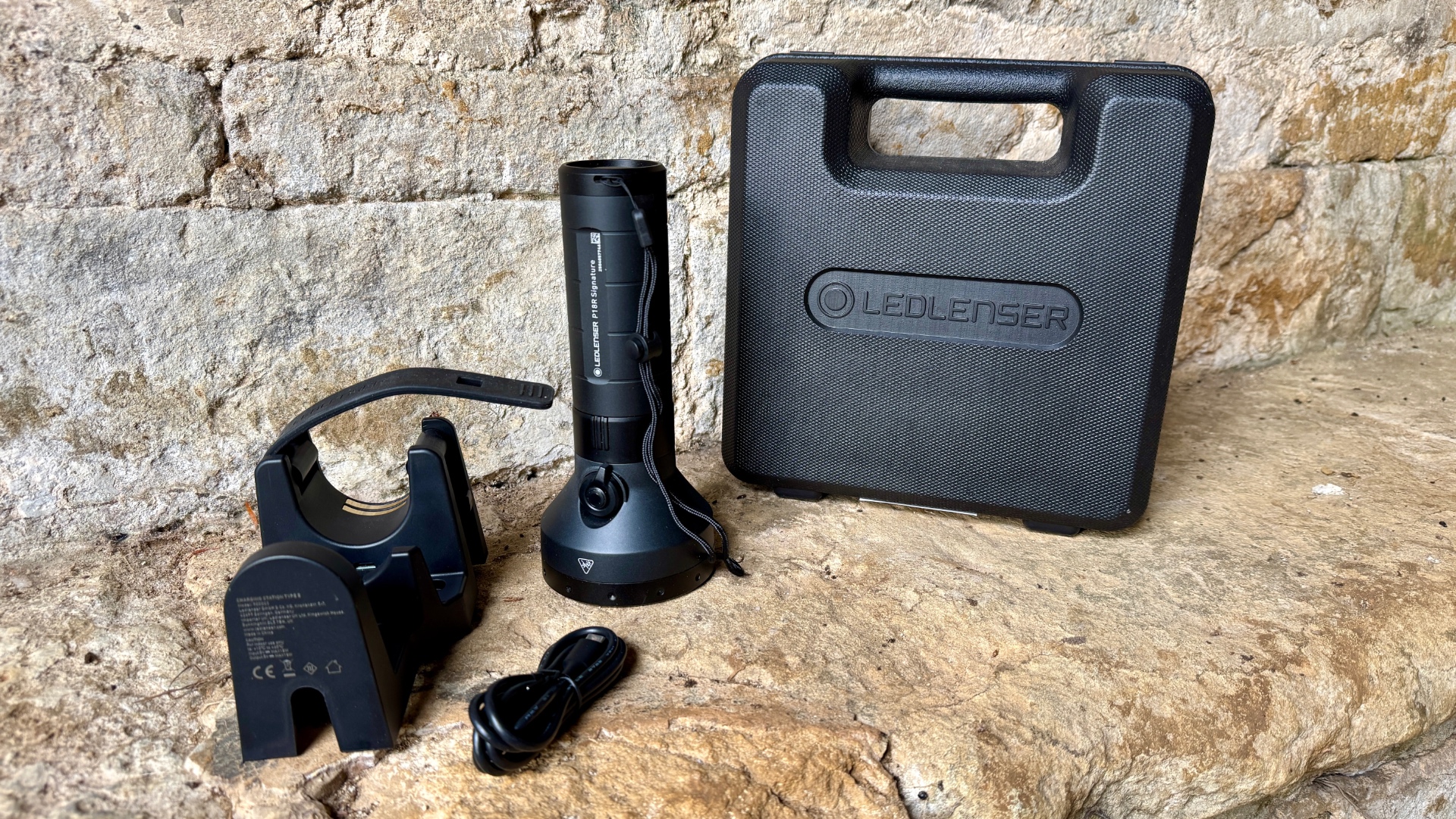 Ledlenser P18R Signature package