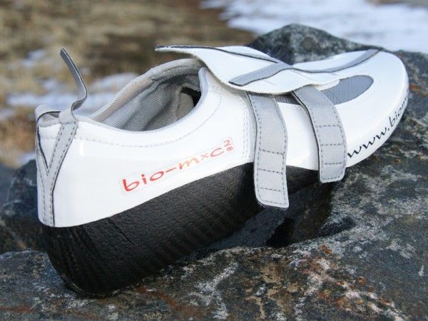 The bathtub-style carbon sole wraps up around the heel as well as the entire perimeter of the foot to create a stiff and light structure. Custom molding is also available.