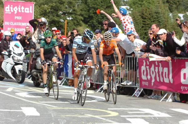 Rolland, Contador and Sanchez near the end of an epic stage