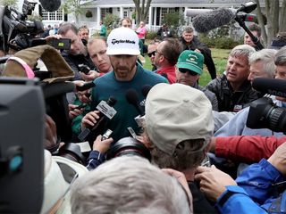 Dustin Johnson out of Masters with back injury