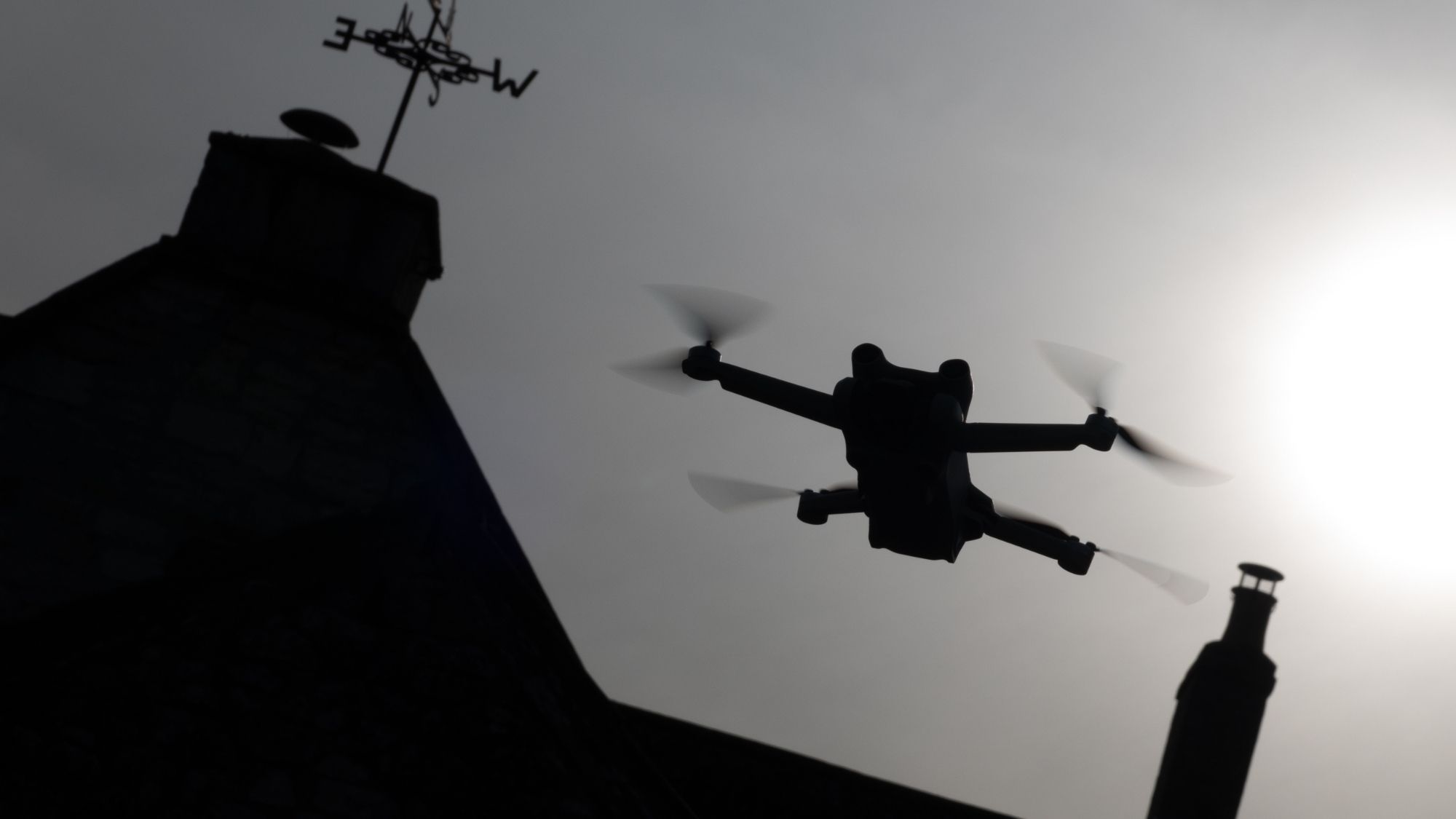 tomshardware.com - Jowi Morales - UK research agency backs drone-based internet service experiment with lasers, microwaves, and gravity waves used for wireless power - Britain invests $94 million into Starlink alternative