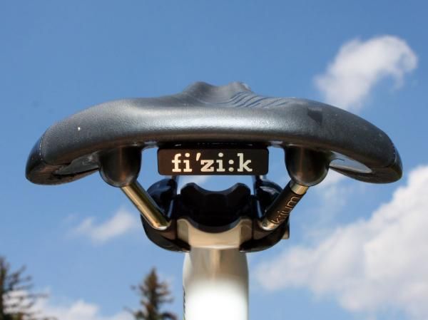 The overall shape of the Antares Versus saddle is identical to the standard Antares with a similarly flat profile front-to-back