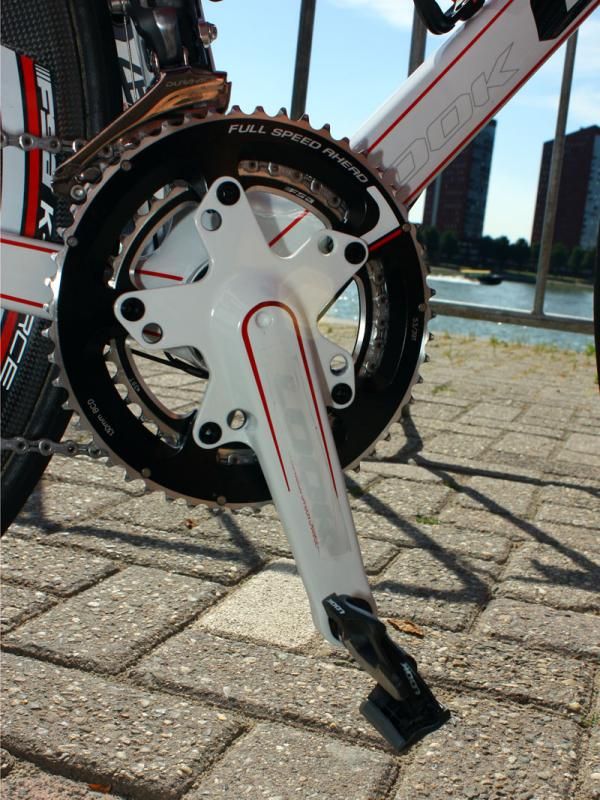 One of the defining features of the Cofidis Look 695 is the ultralight Zed 2 crankset.