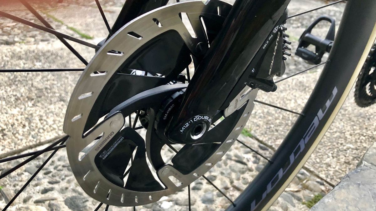 Shimano Dura-Ace R9100 series disc brake rotors provide the stopping power for Uran