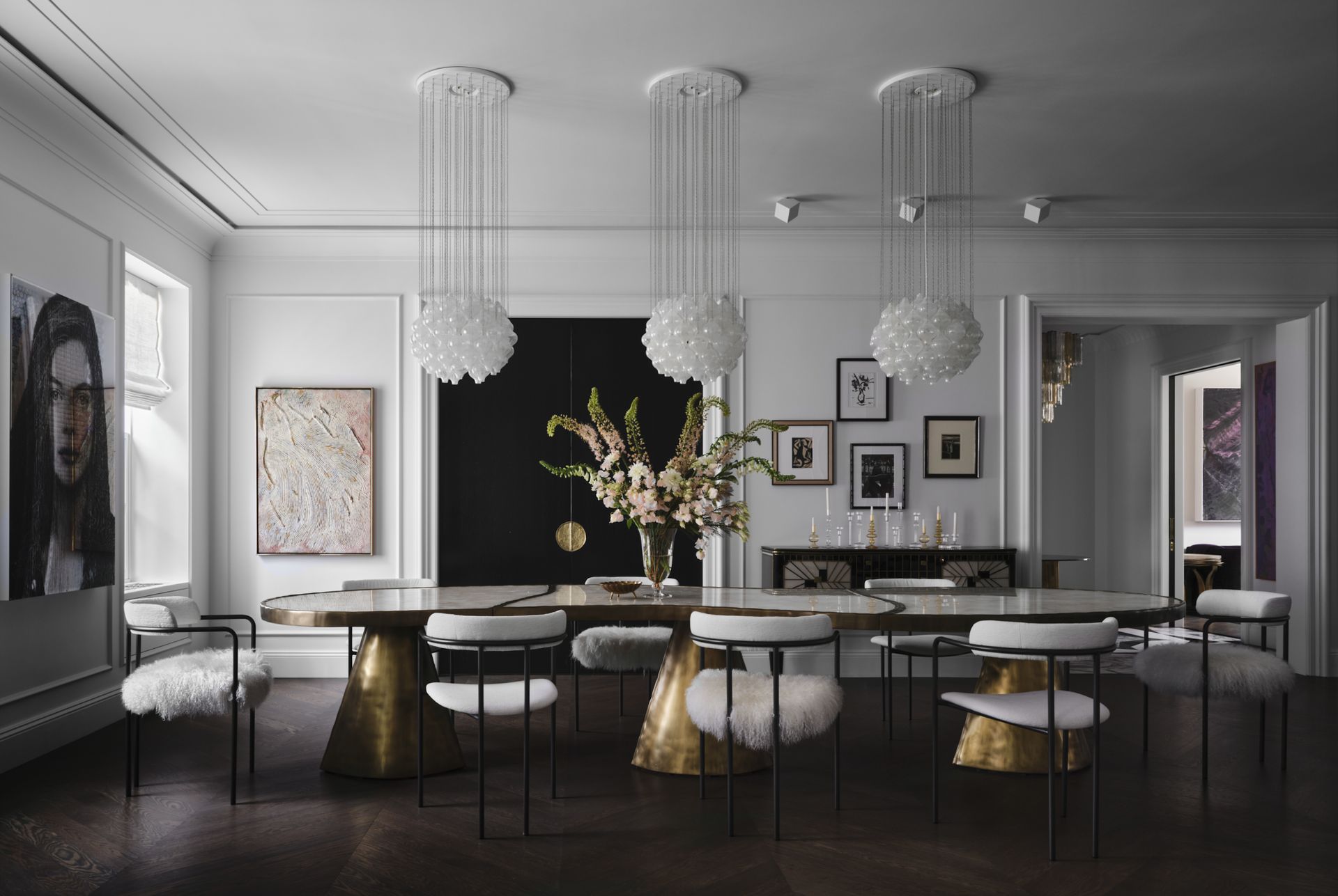 Douglas Friedman, Design: Danielle Richter)