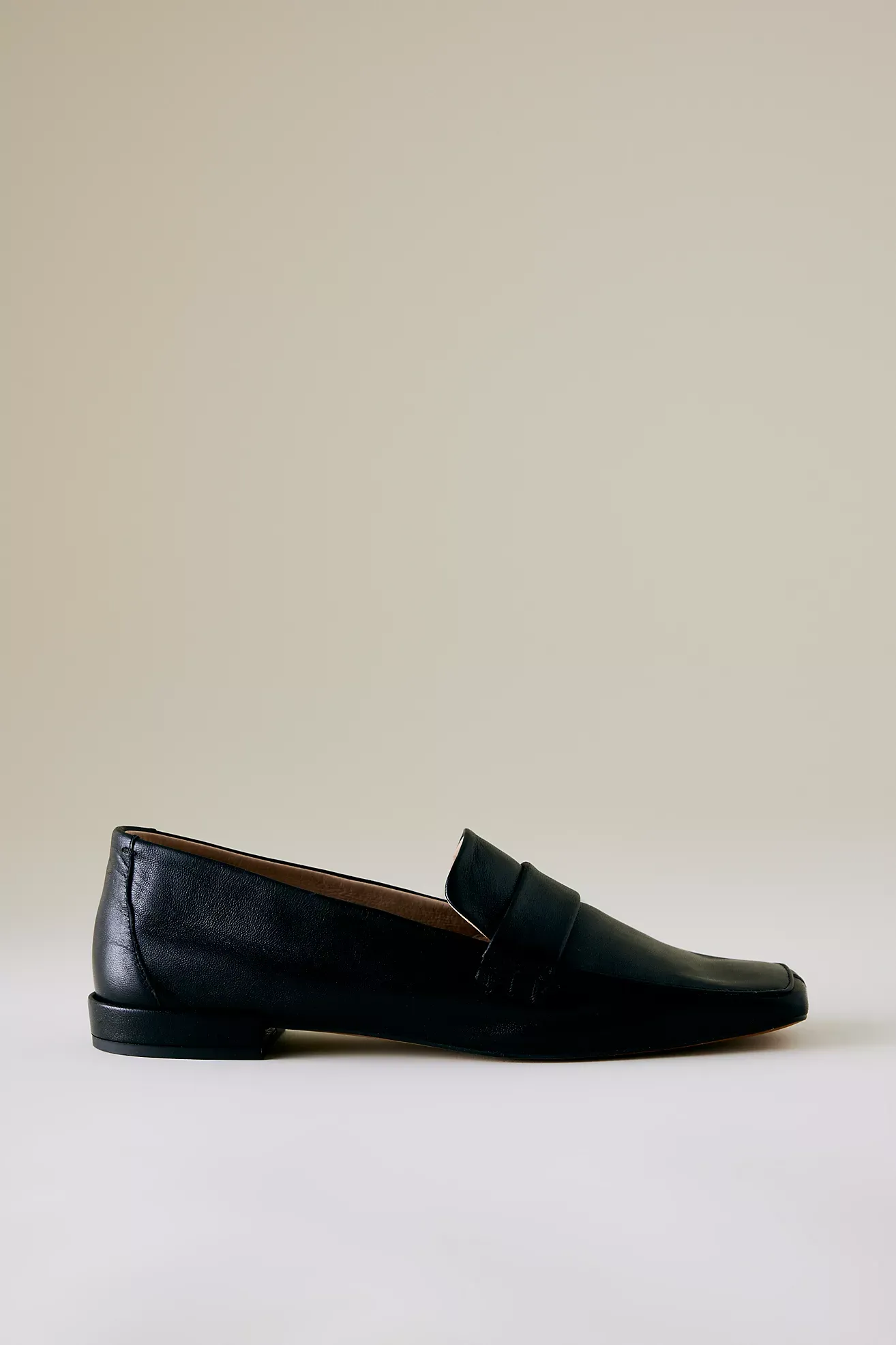 Intentionally Blank Pinky Loafers