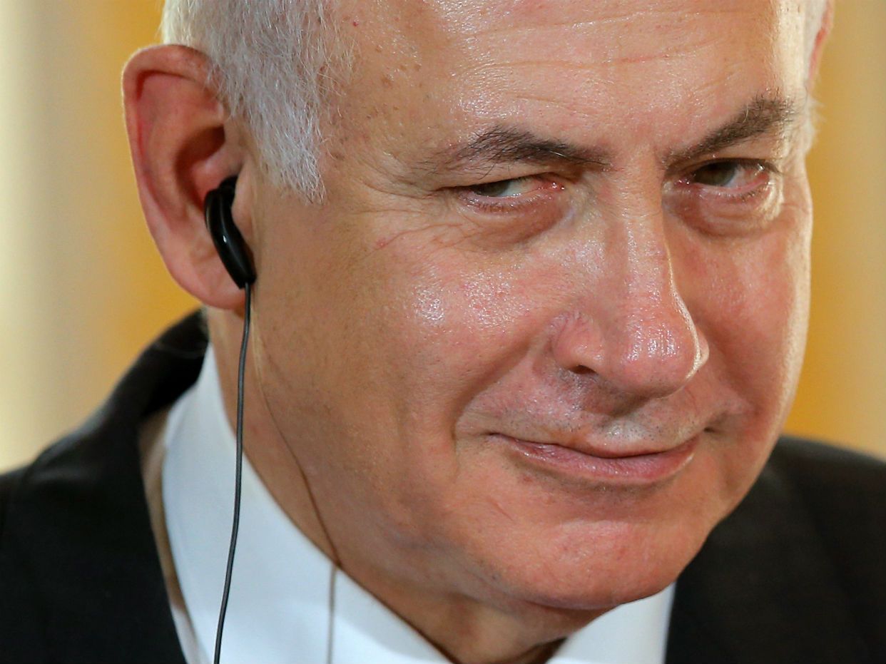 wd-benjamin_netanyahu_smiling.jpg