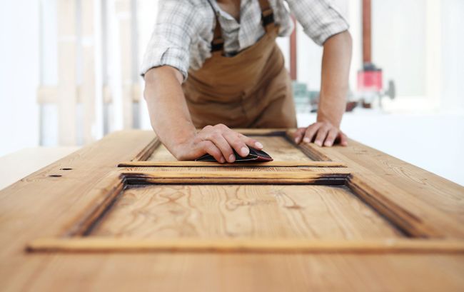 Sanding doors: A smart DIY guide for a flawless finish | Homebuilding