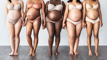Hypnobirthing: Three pregnant women standing