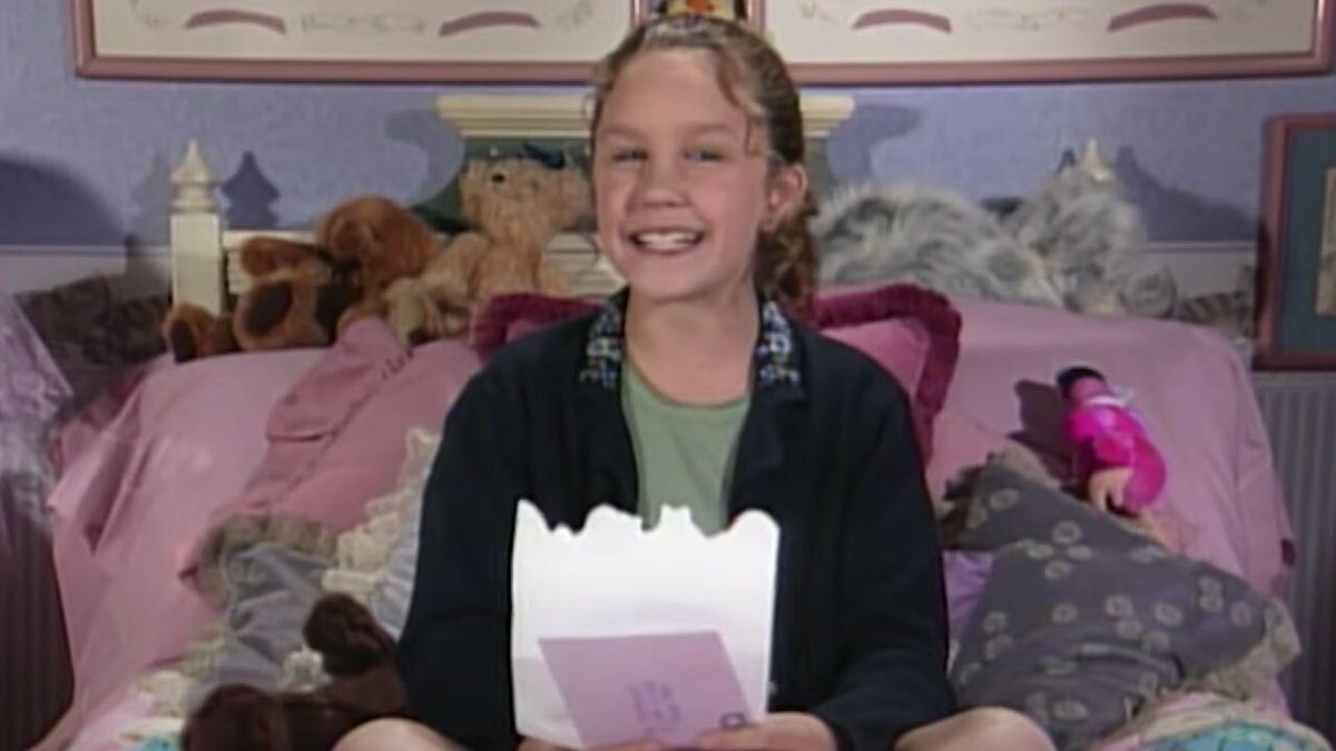 Amanda Bynes in an All That &quot;Ask Ashley&quot; sketch