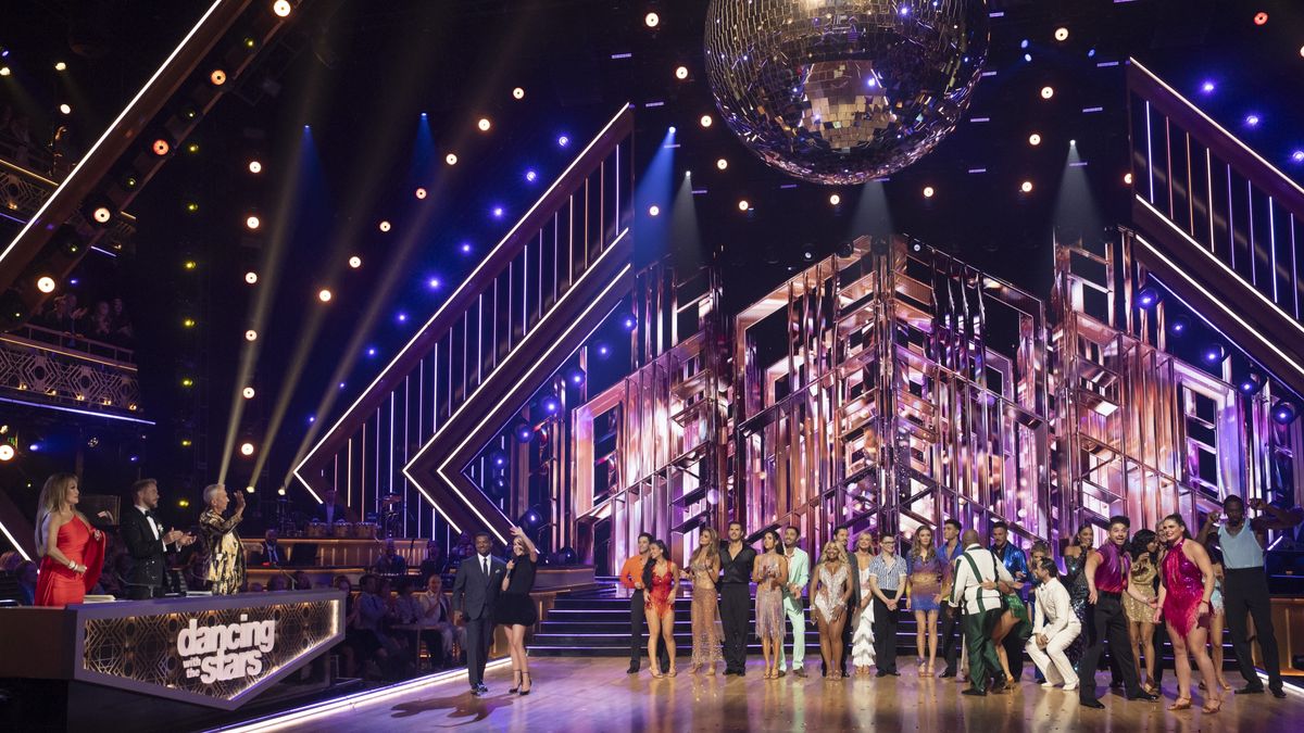 Judges and cast of Dancing with the Stars season 33