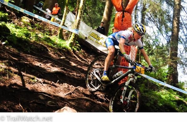 World Cup leader Catherine Pendrel (Luna) descends over the roots