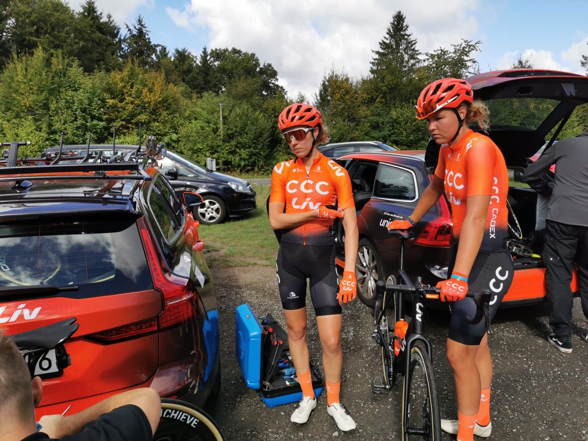 CCC-Liv preview the Trou&eacute;e d'Arenberg and Carrefour de l'Arbre sectors of pave ahead of inaugural women's Paris-Roubaix