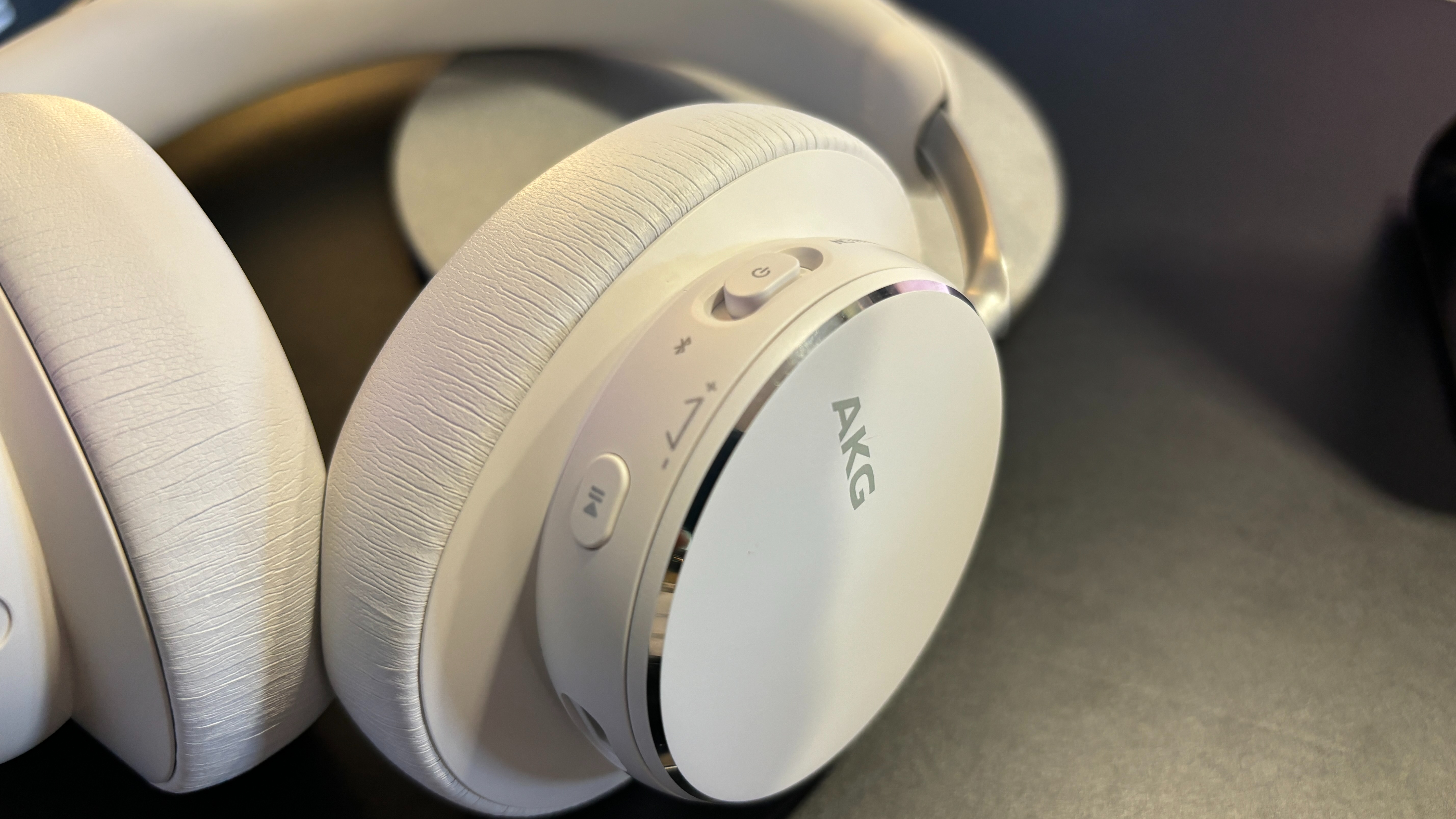 Hands on: AKG N9 Hybrid wireless headphones