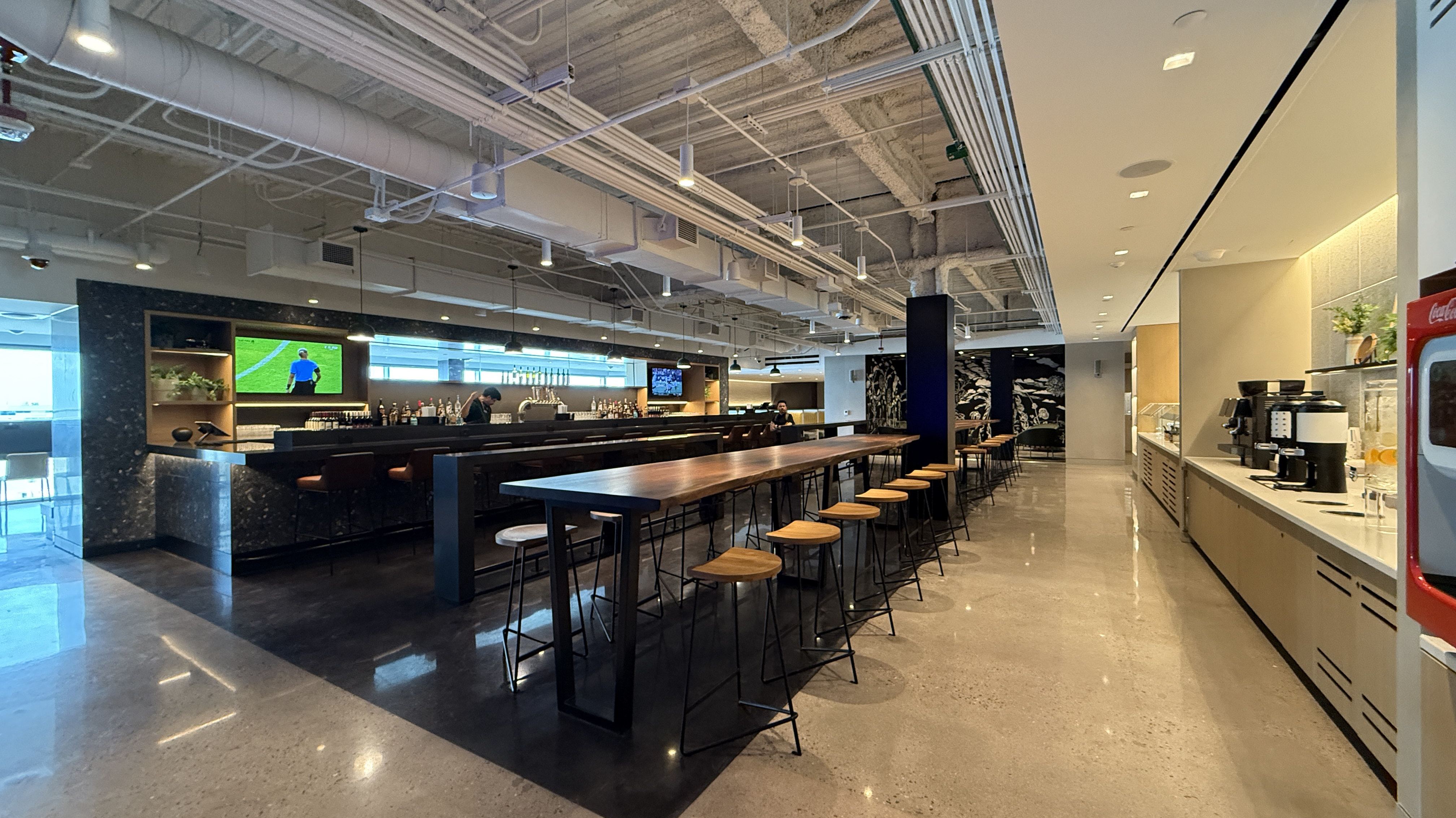 The new United Club at Denver International Airport Terminal B, near Gate 32.