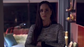 Temporada 2 (L to R) ANA LUCIA DOMINGUEZ as SOFIA in Episode 205 of QUIEN MATO A SARA?