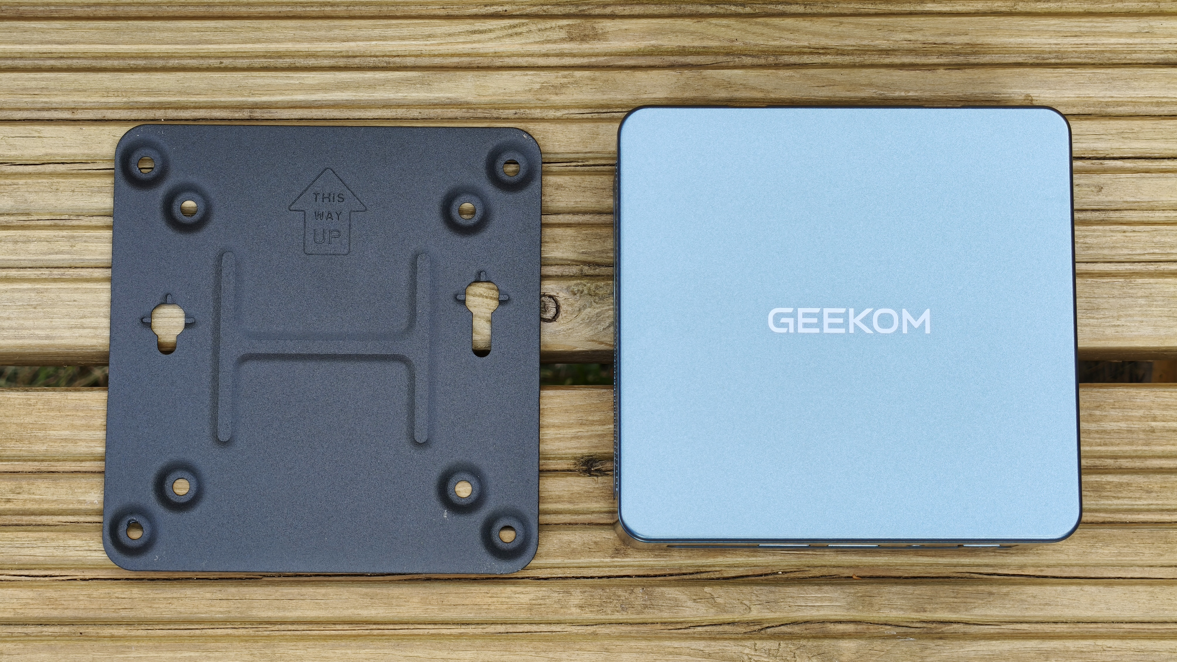 Geekom IT13 mini PC