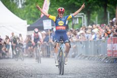 Lucinda Brand (Lidl-Trek) wins the 3RIDES 2024 UCI Gravel World Series round in Germany