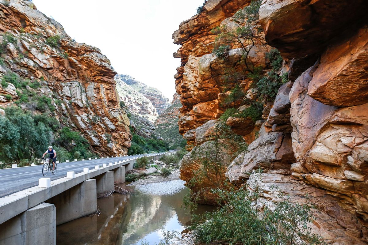 Swartberg 100 is a 170km gravel Gran Fondo starting in Prince Albert on the north side of the Swartberg Mountain Nature Reserve