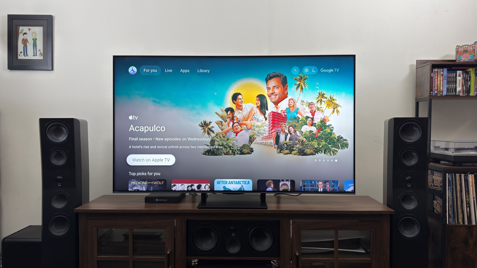 Hisense U75QG showing image of Acapulco Apple TV+ ad