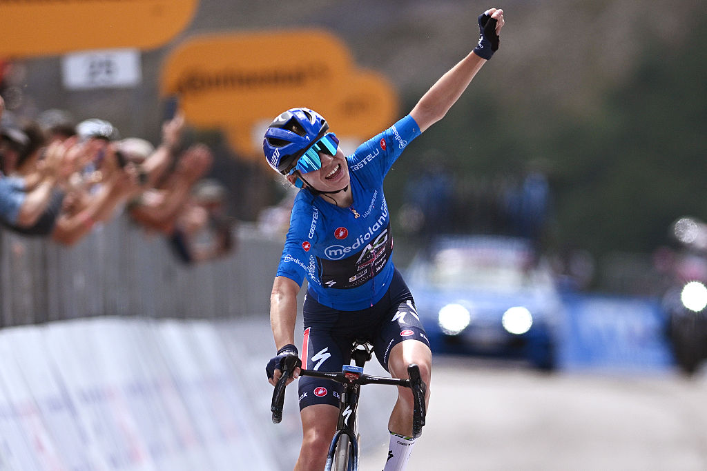 MONTE NERONE, ITALY - JULY 12: Sarah Gigante of Australia and Team AG Insurance - Soudal - Blue Mountain Jersey celebrates at finish line as stage winner during the 36th Giro d'Italia Women 2025, Stage 7 a 150km stage from Fermignano to Monte Nerone 1396m / #UCIWWT / on July 12, 2025 in Monte Nerone, Italy. (Photo by Luc Claessen/Getty Images)