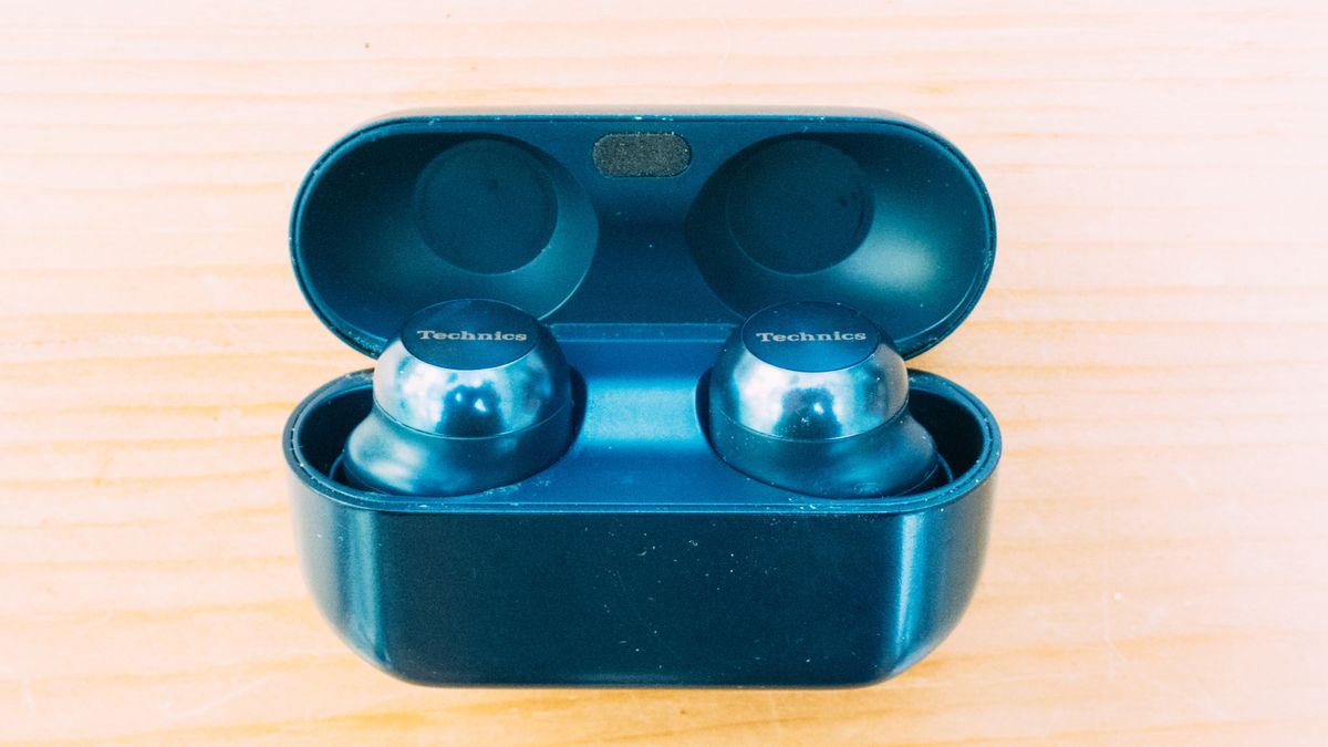 Technics eah-az100 earbuds in their open charging case