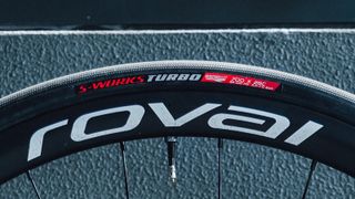 A close up shot of the wheel and tyre used by Remco Evenepoel, showing the old Turbo Rapidair