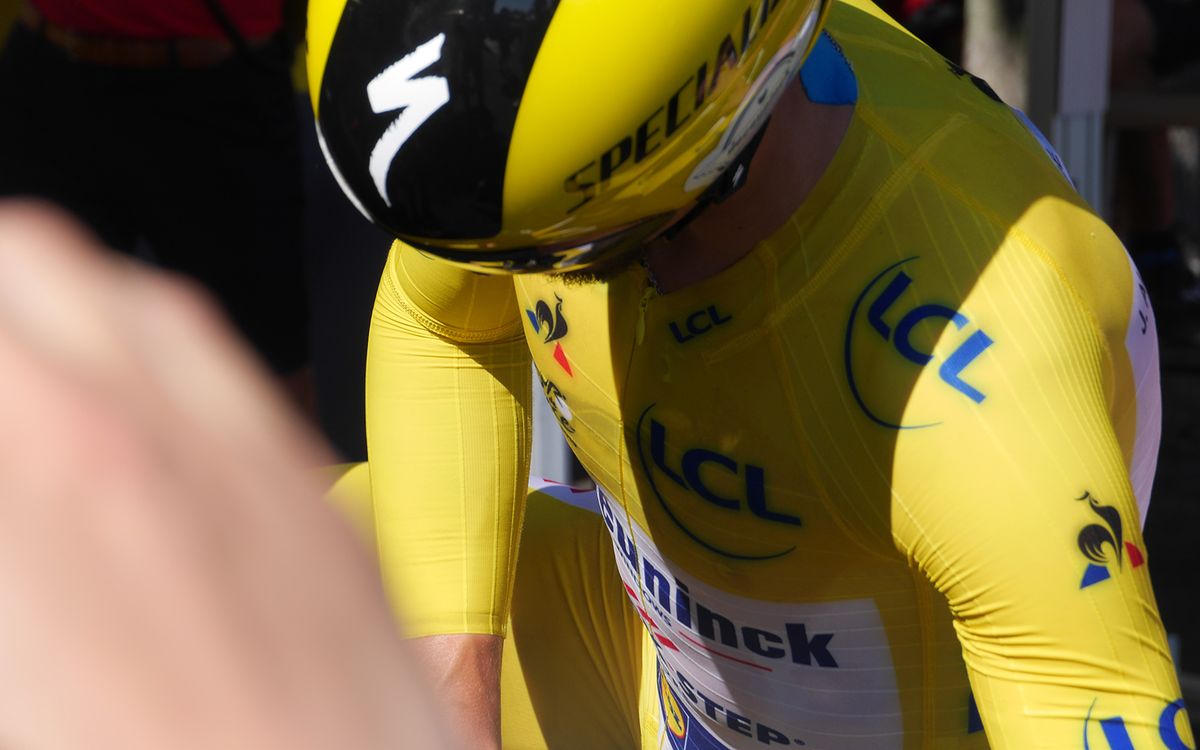 A look at Alaphilippe's yellow speedsuit