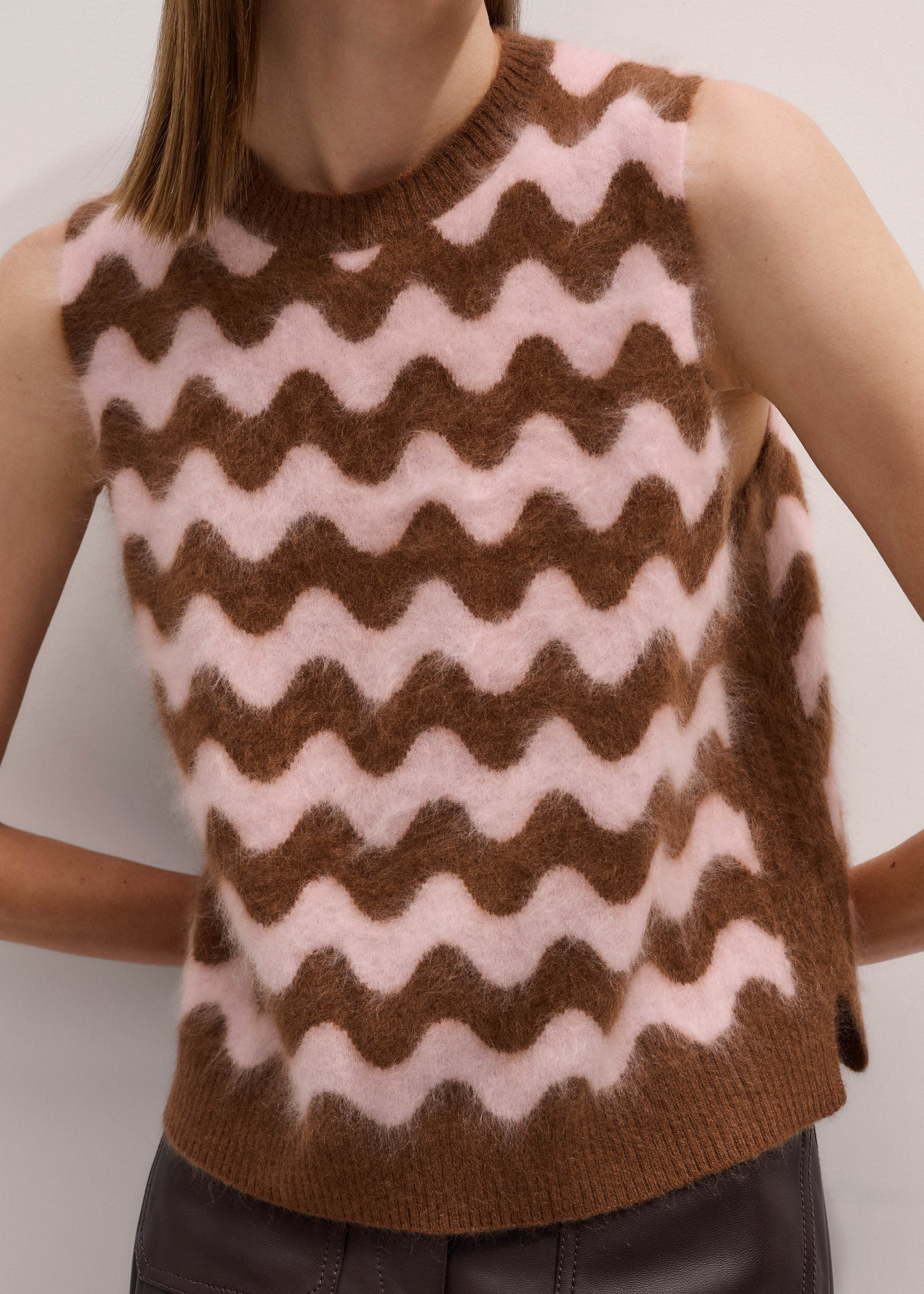 Scallop Stripe Vest