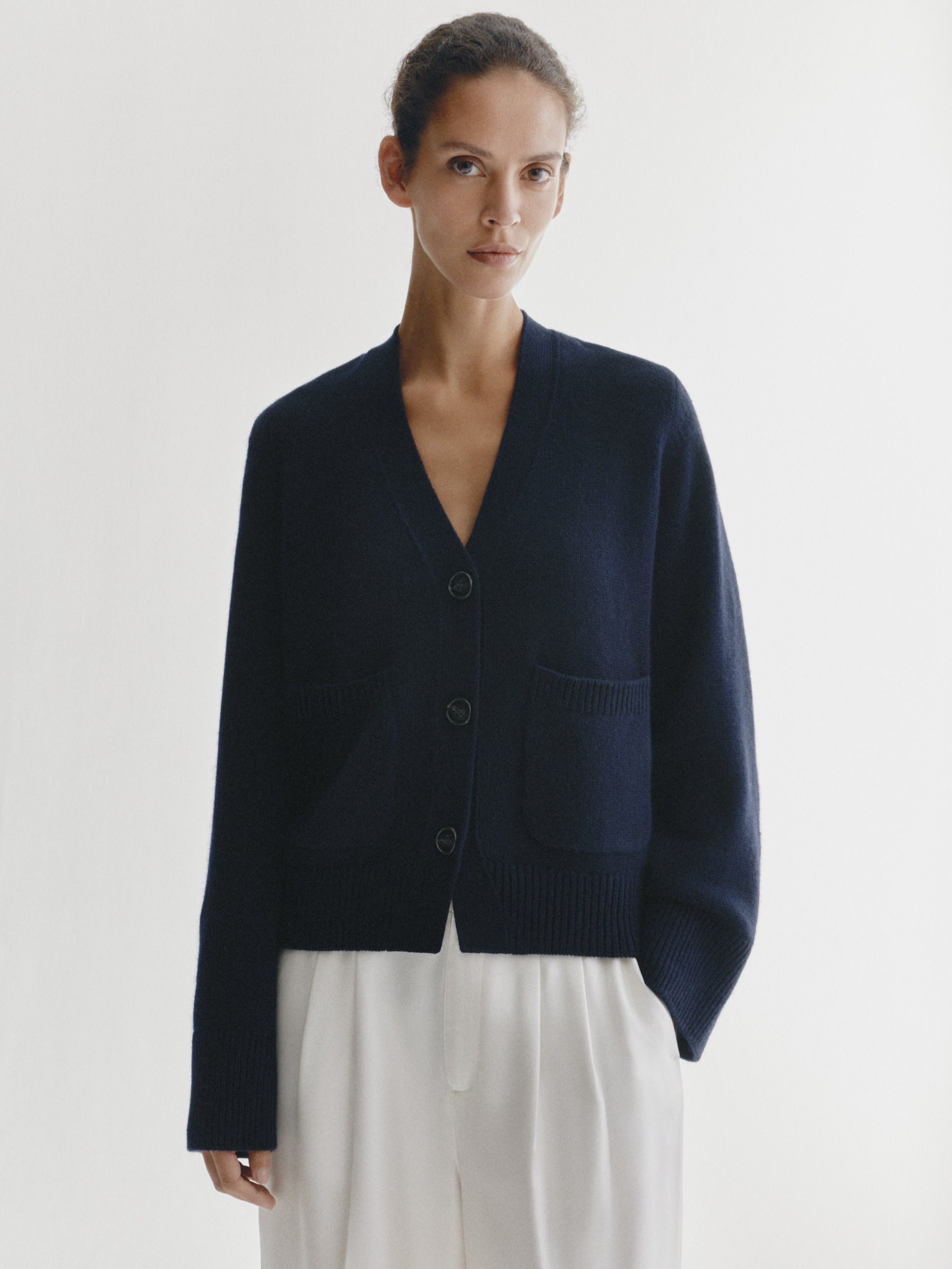 Danni Cardigan Navy | Cashmere | Lisa Yang
