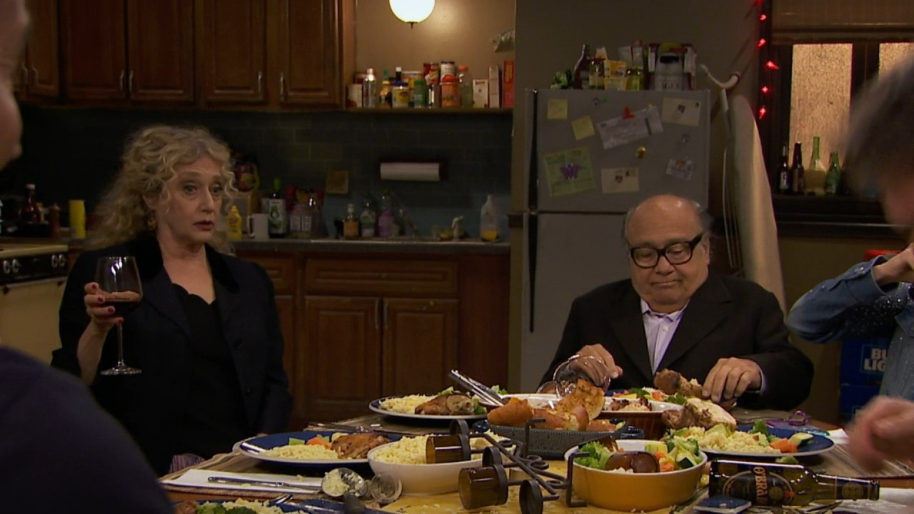 Danny Devito and Carol Kane eating dinner on It&#039;s Always Sunny in Philadelphia.