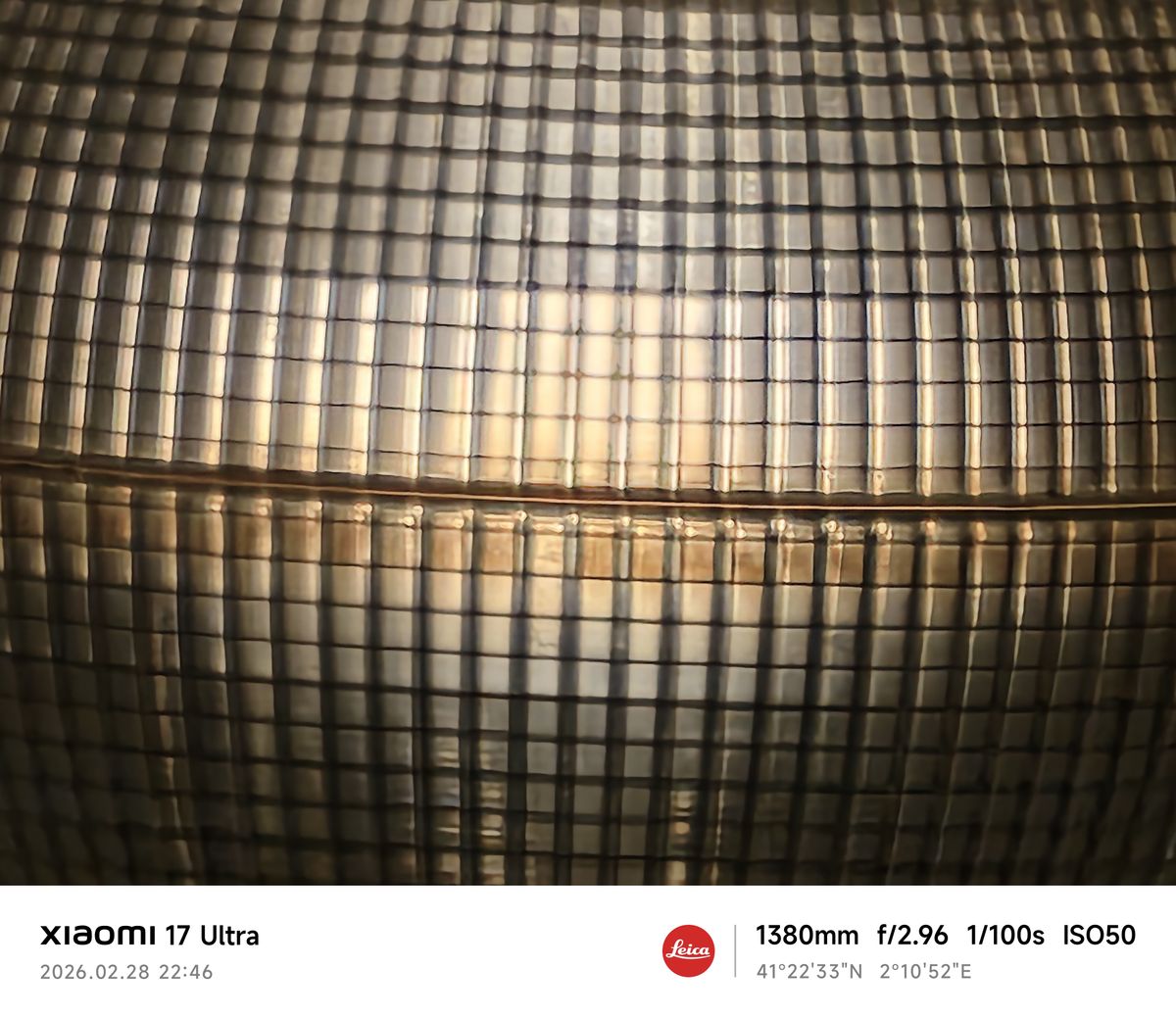 Xiaomi 17 Ultra camera sample zoom marina lamp 60x