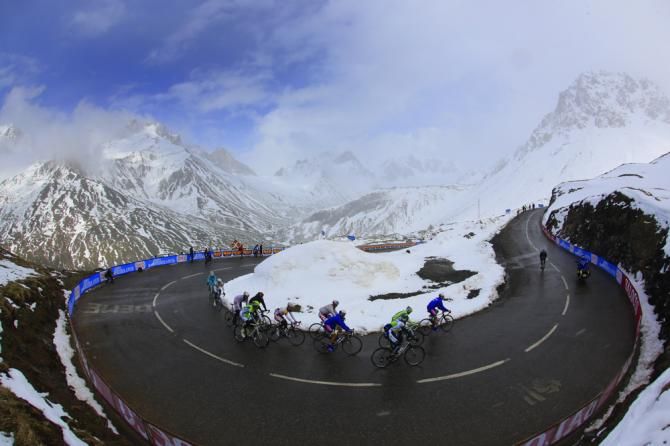 The peloton tackle the Col du Galibier on stage 14