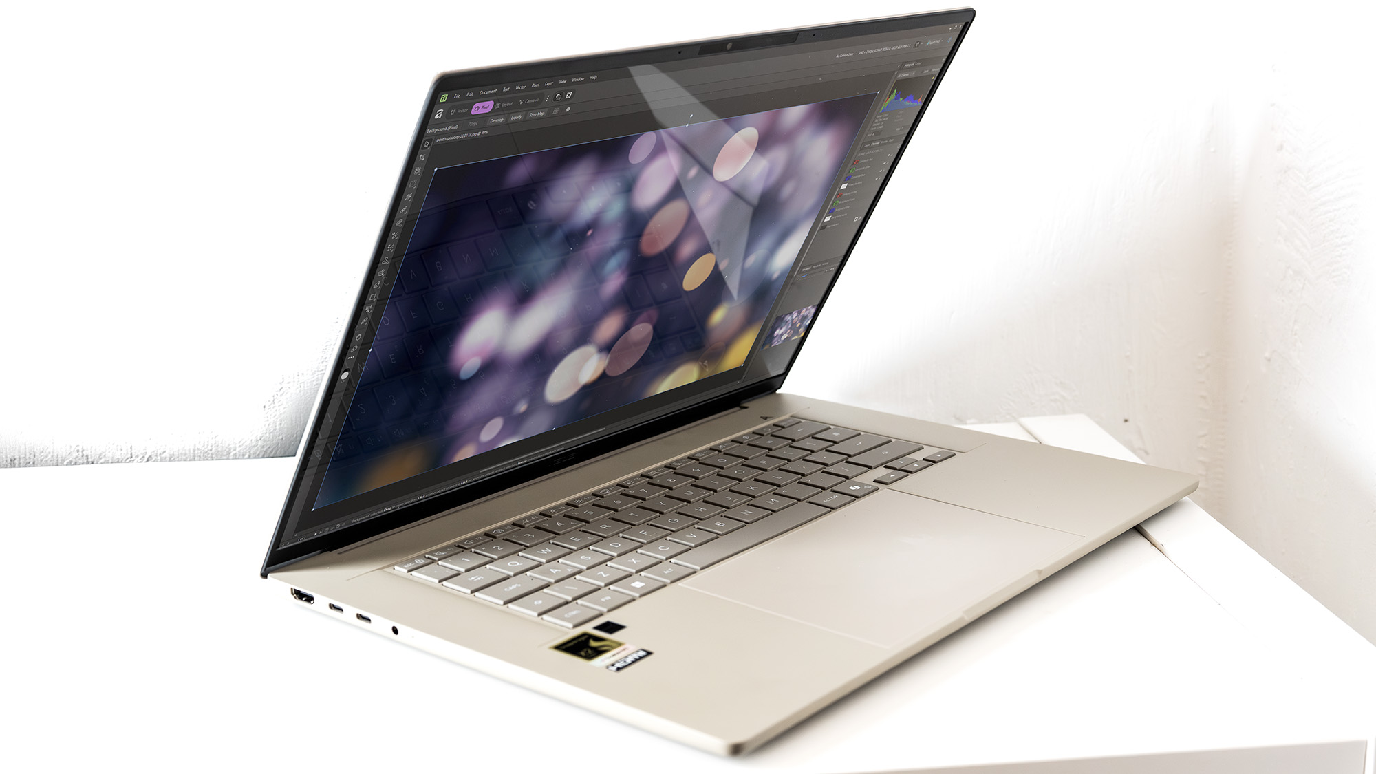Asus ZenBook A16