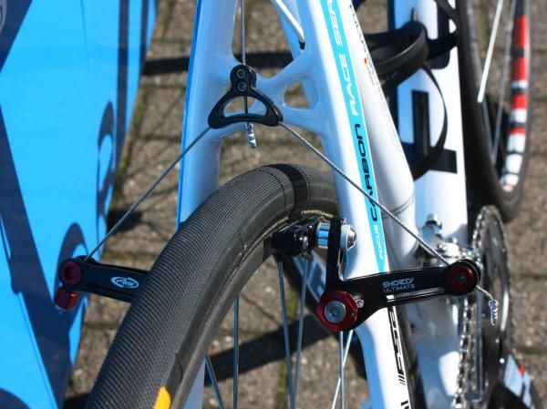 Generous clearance is provided by road tires passing through 'cross-sized openings. Avid's new Shorty Ultimate cantilevers provide stopping power.