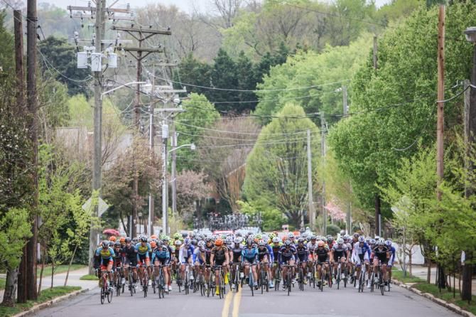 The men slow down before attacks fly on the climb.