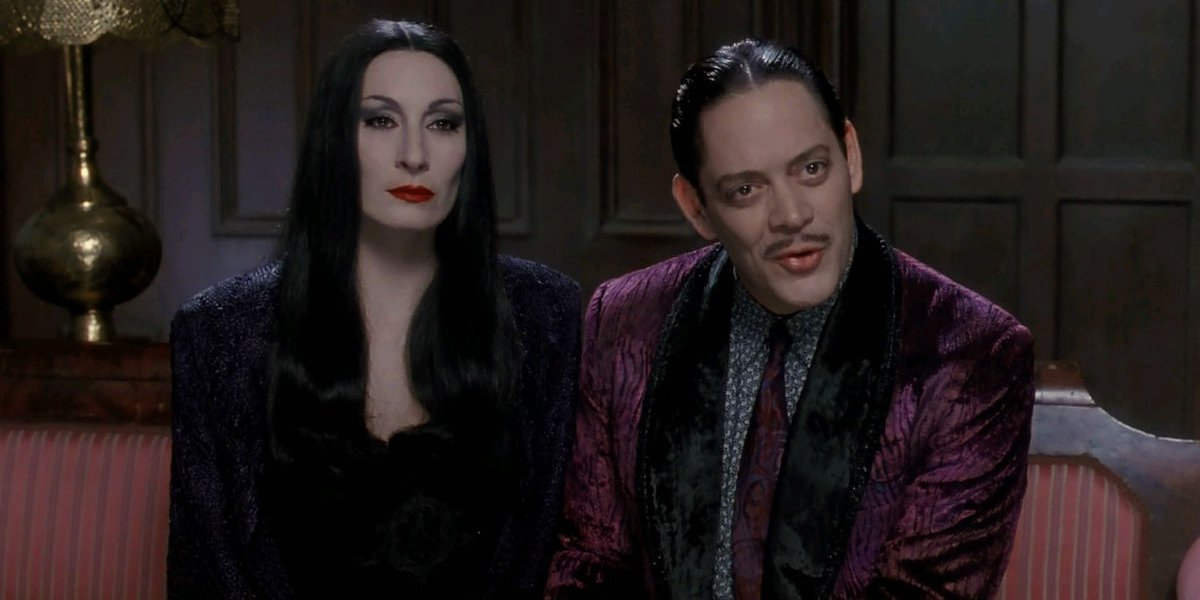 Anjelica Huston and Raul Julia in The Addams Family