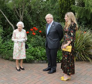 ST AUSTELL, ENGLAND - JUNE 11: Prince Charles, Prince of Wales, Camilla, Duchess of Cornwall, Queen Elizabeth II, Prince William, Duke of Cambridge, Catherine, Duchess of Cambridge, British Prime Minister Boris Johnson and wife Carrie Johnson arrive for a drinks reception for Queen Elizabeth II and G7 leaders at The Eden Project during the G7 Summit on June 11, 2021 in St Austell, Cornwall, England. UK Prime Minister, Boris Johnson, hosts leaders from the USA, Japan, Germany, France, Italy and Canada at the G7 Summit. This year the UK has invited India, South Africa, and South Korea to attend the Leaders' Summit as guest countries as well as the EU. (Photo by Jack Hill - WPA Pool / Getty Images)