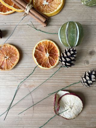 Christmas table centrepiece step by step, image of wired dried fruit