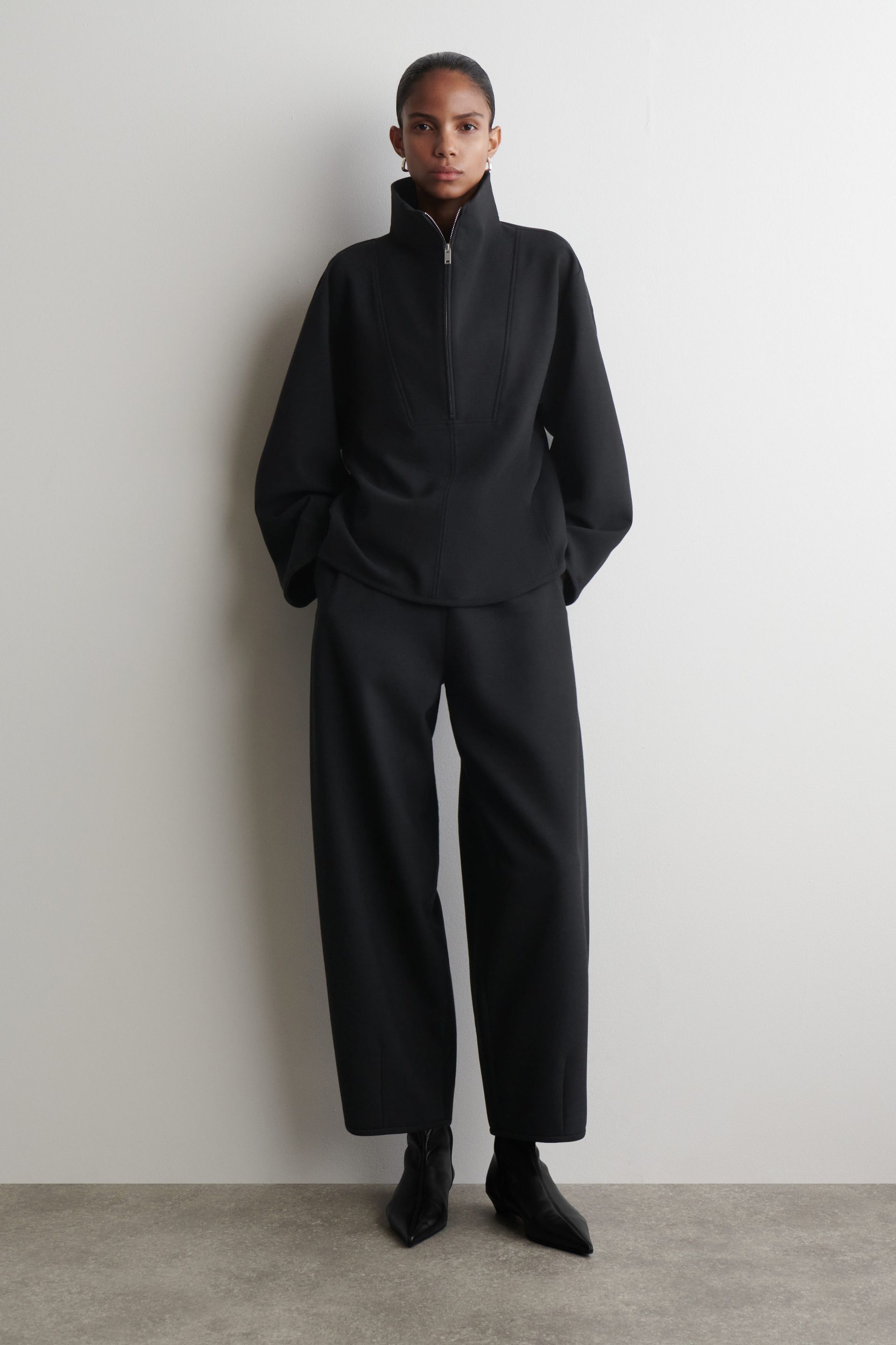 Barrel-Leg Trousers