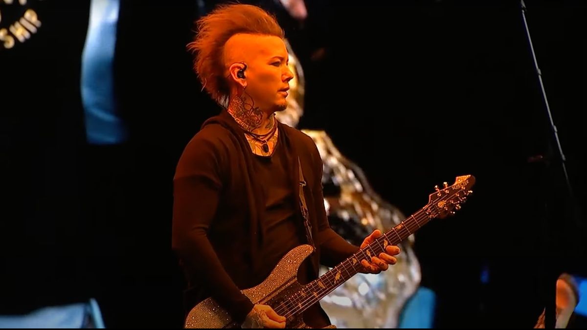 DJ Ashba