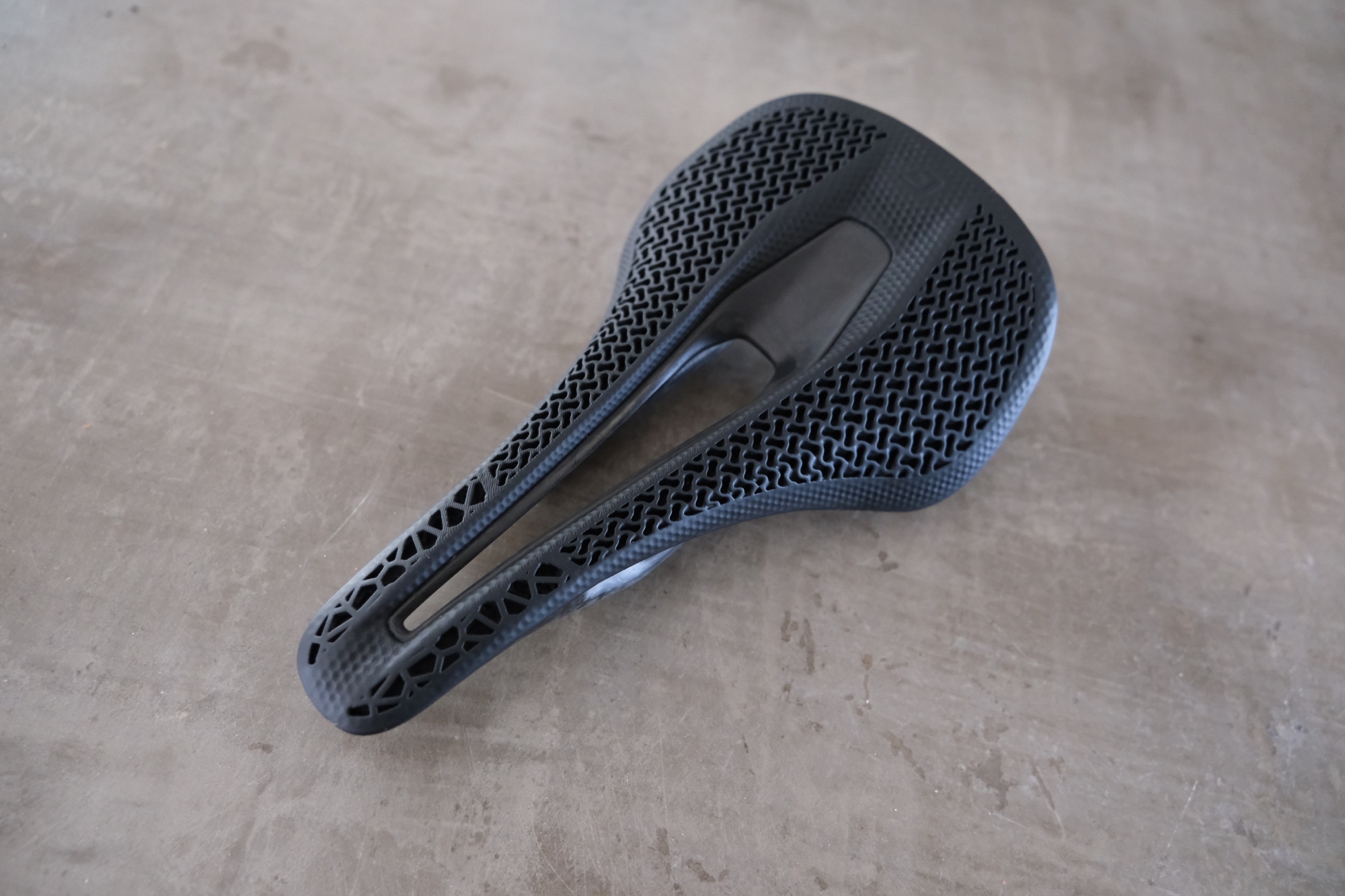 CADEX Amp 3D saddle