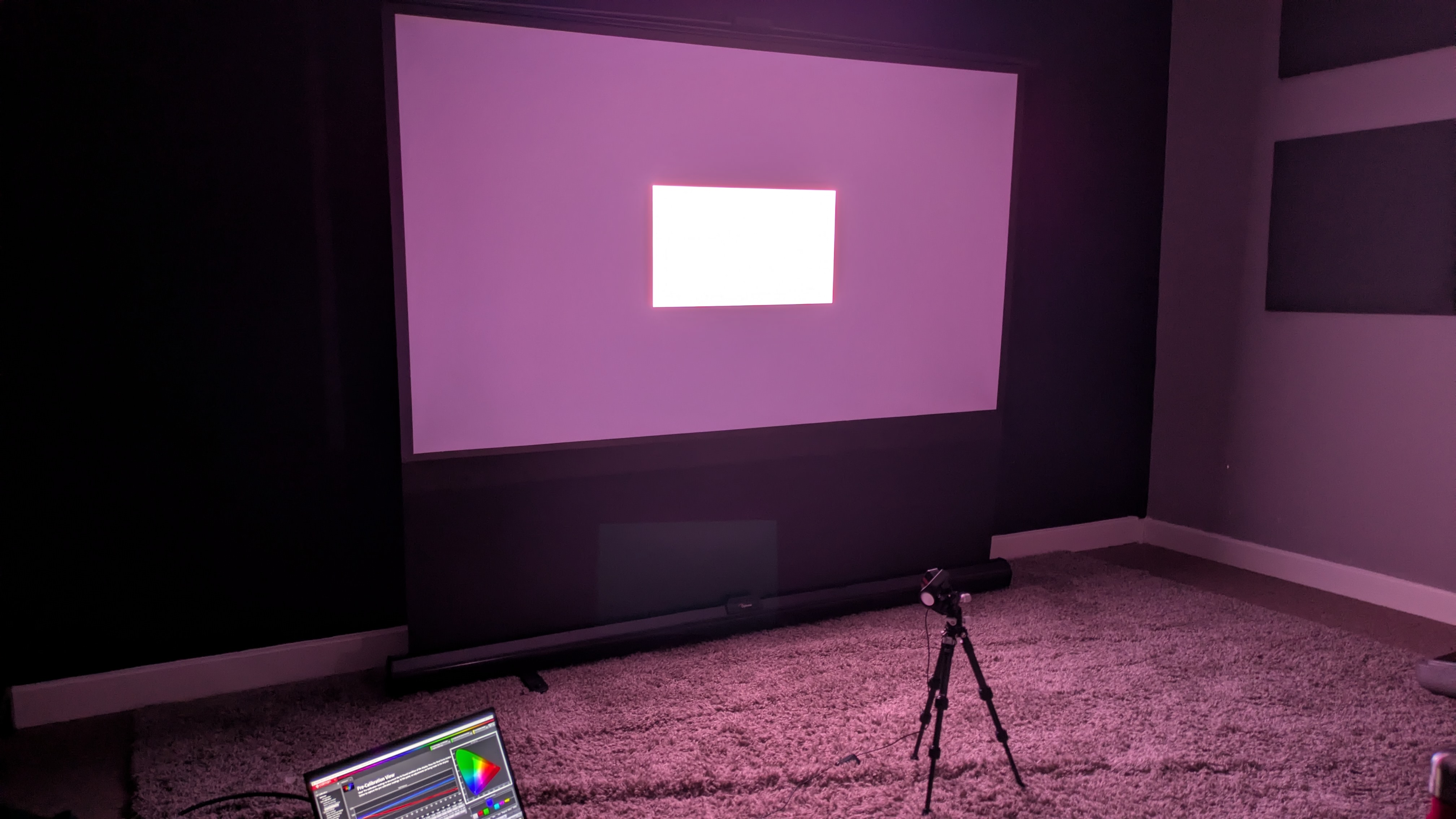 Xgimi Horizon 20 Max testing setup in dark room