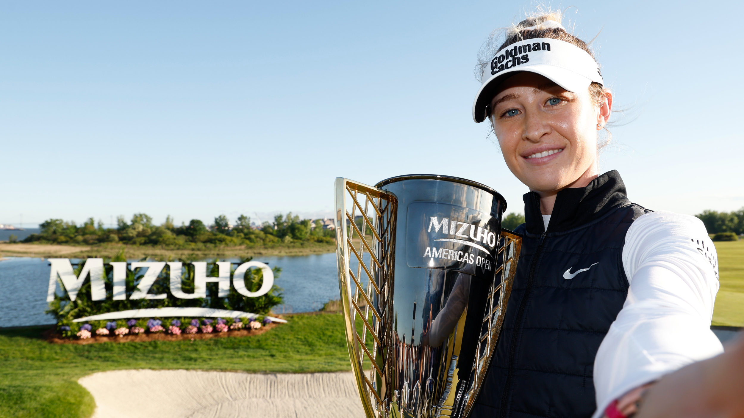 Nelly Korda with the Mizuho Americas Open trophy 