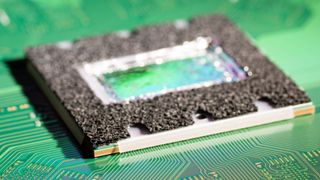 Fritzchens Fritz reflecting colours on PS5 liquid metal internals