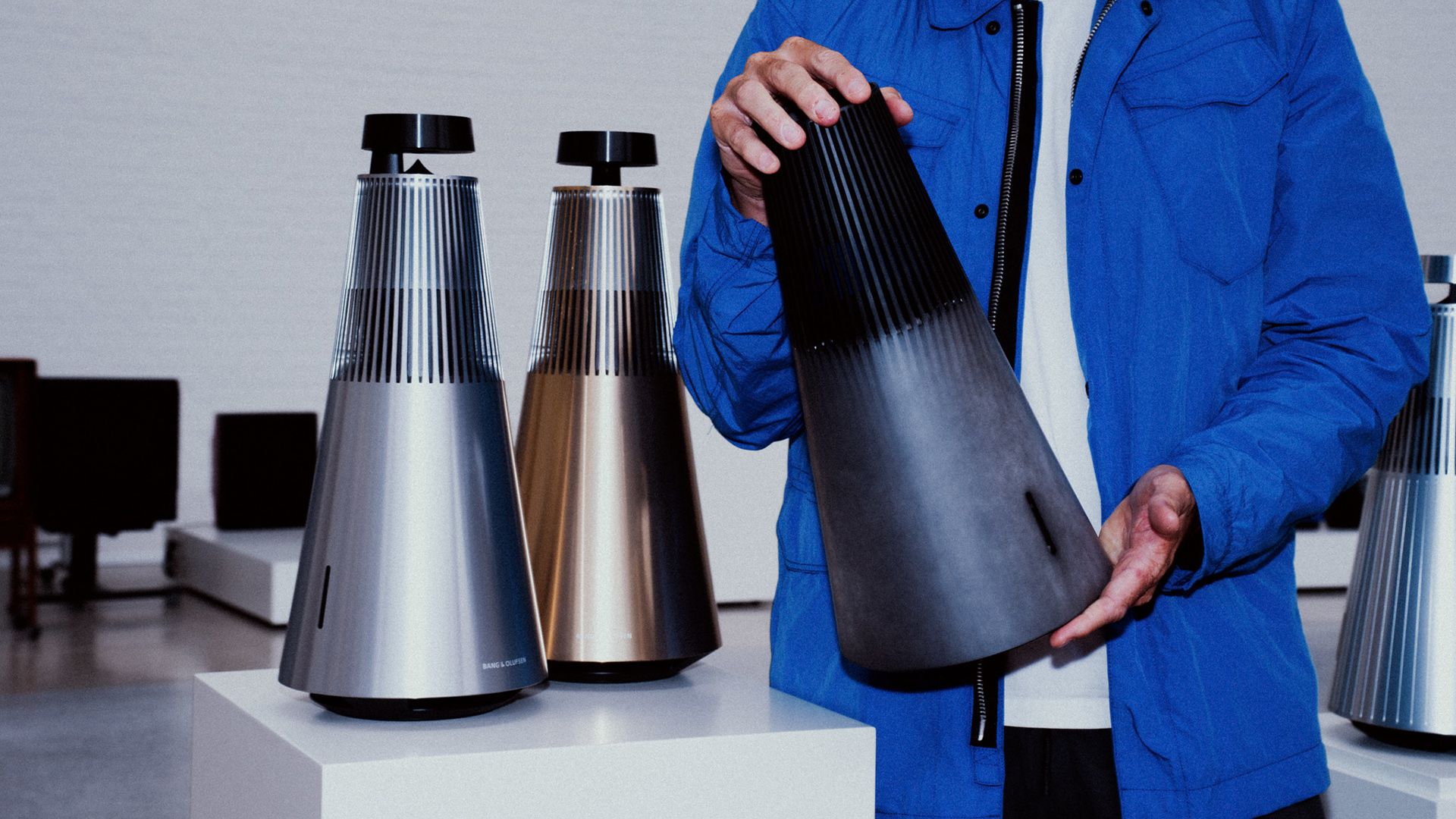 This speaker looks like it's made of concrete and sounds just as