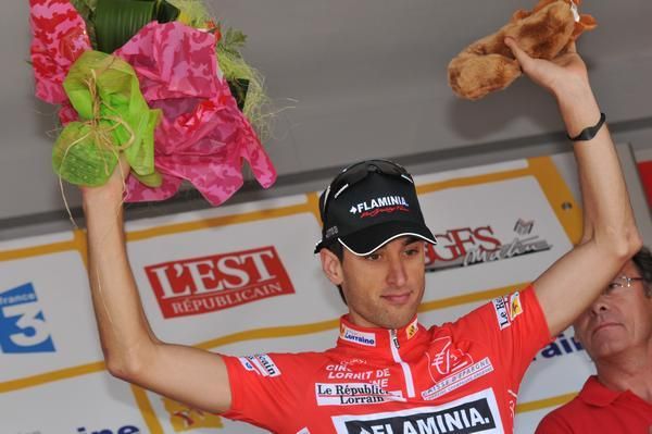Enrico Rossi (Ceramica Flaminia) leads the sprint classification.